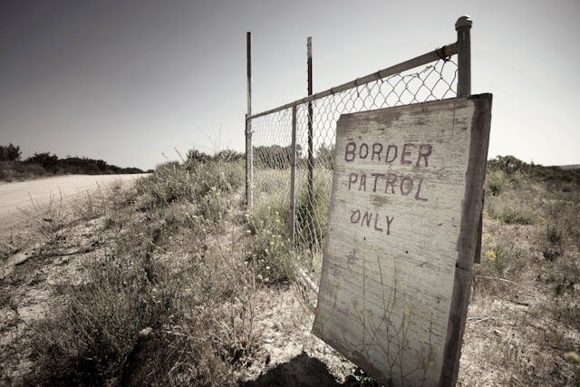 Border Signage