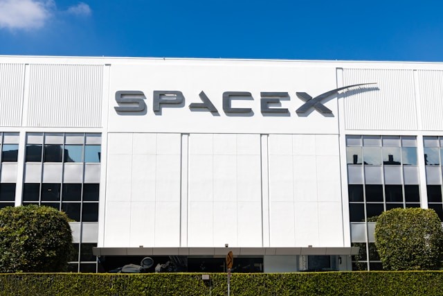 A photo of SpaceX Building 