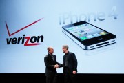 Verizon CEO Lowell McAdam and Apple CEO Tim Cook